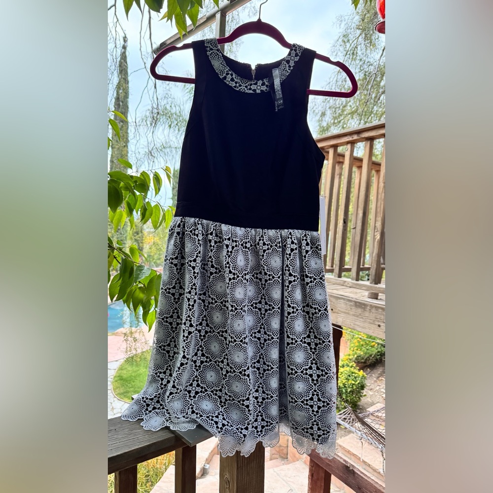 Elegant Kensie XS Black & White Lace A-Line Dress – New with Tags